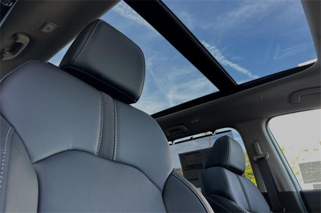 new 2025 Honda Pilot car, priced at $51,095