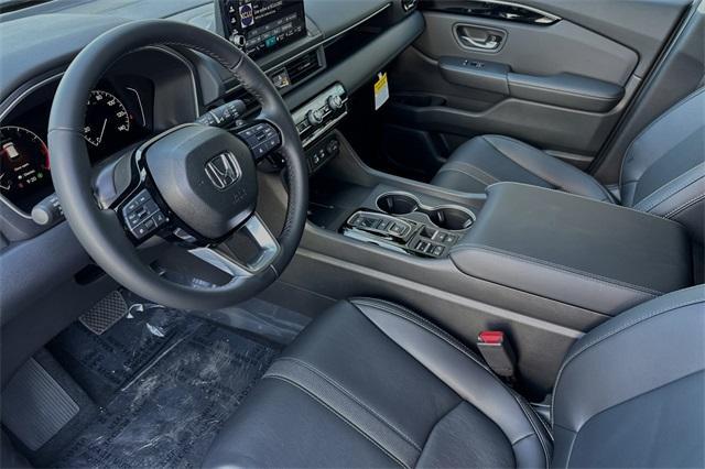 new 2025 Honda Pilot car, priced at $51,095