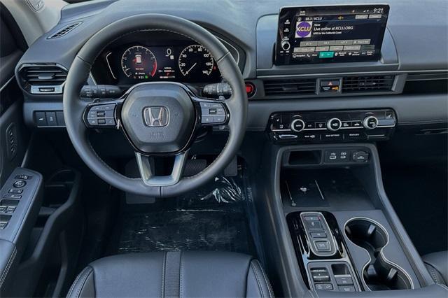 new 2025 Honda Pilot car, priced at $51,095
