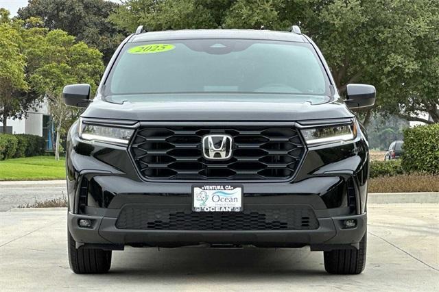 new 2025 Honda Pilot car, priced at $43,695