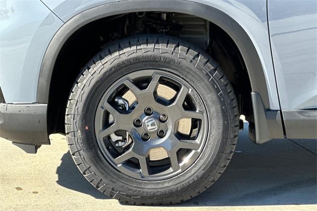 new 2025 Honda Pilot car, priced at $51,305