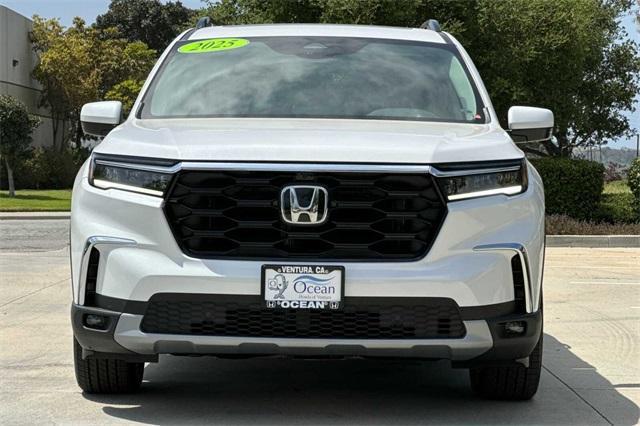 new 2025 Honda Pilot car, priced at $54,930