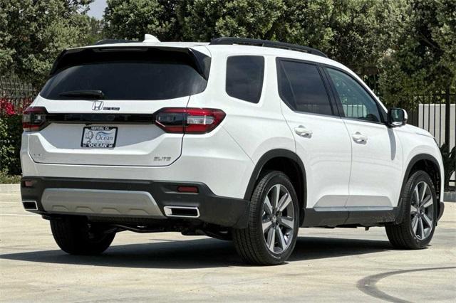 new 2025 Honda Pilot car, priced at $54,930