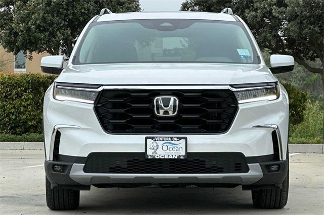 new 2025 Honda Pilot car, priced at $49,350