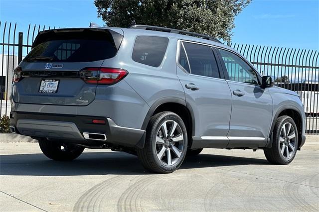 new 2025 Honda Pilot car, priced at $49,405