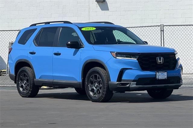 new 2025 Honda Pilot car, priced at $51,350