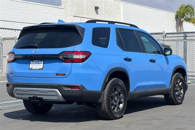 new 2025 Honda Pilot car, priced at $51,350