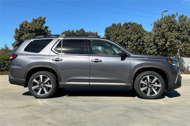 new 2025 Honda Pilot car, priced at $51,050