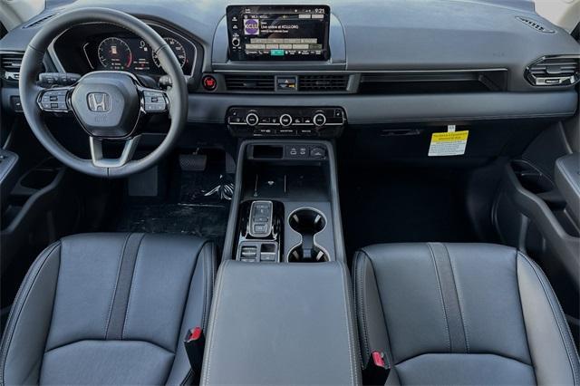 new 2025 Honda Pilot car, priced at $51,050