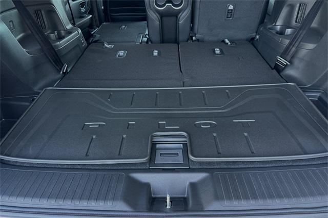 new 2025 Honda Pilot car, priced at $51,050