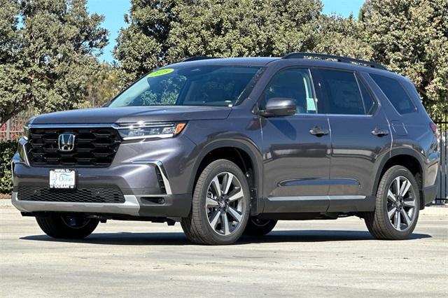 new 2025 Honda Pilot car, priced at $51,050