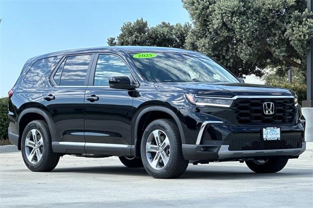 new 2025 Honda Pilot car, priced at $44,895