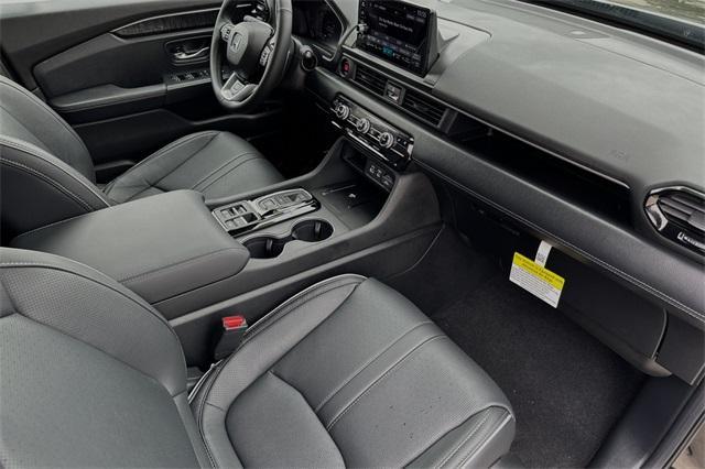 new 2025 Honda Pilot car, priced at $54,985