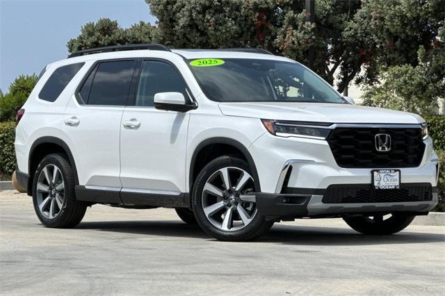 new 2025 Honda Pilot car, priced at $54,985