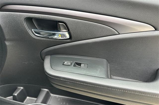 used 2022 Honda Pilot car, priced at $27,995