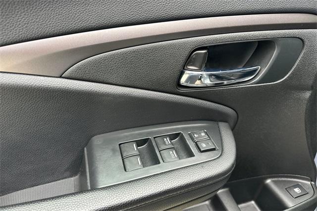 used 2022 Honda Pilot car, priced at $26,995