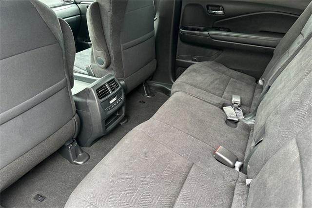 used 2022 Honda Pilot car, priced at $27,995