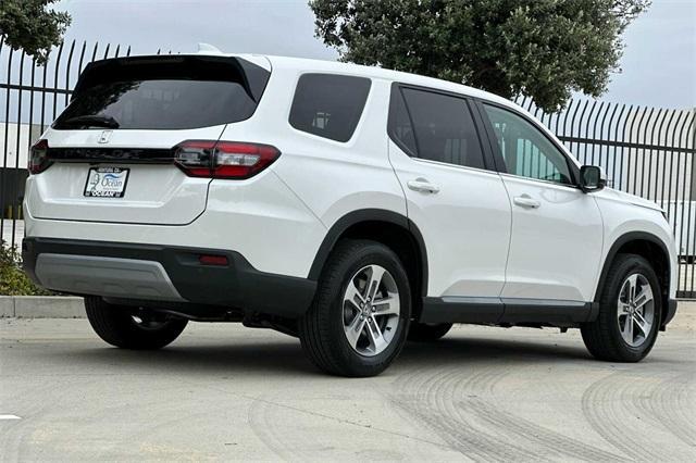 new 2025 Honda Pilot car, priced at $45,050