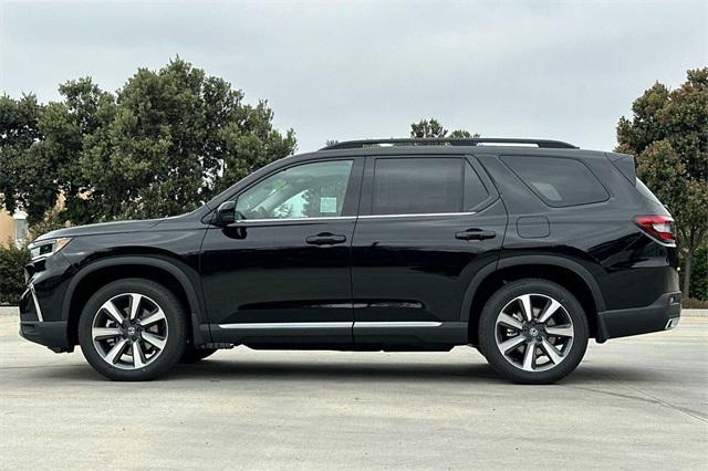 new 2025 Honda Pilot car, priced at $54,475