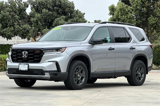 new 2025 Honda Pilot car, priced at $50,895