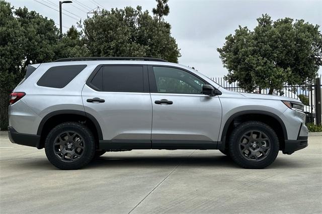 new 2025 Honda Pilot car, priced at $50,895