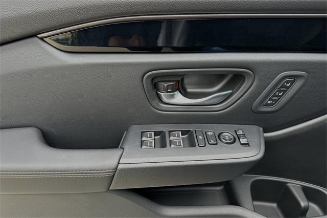 new 2025 Honda Pilot car, priced at $50,895