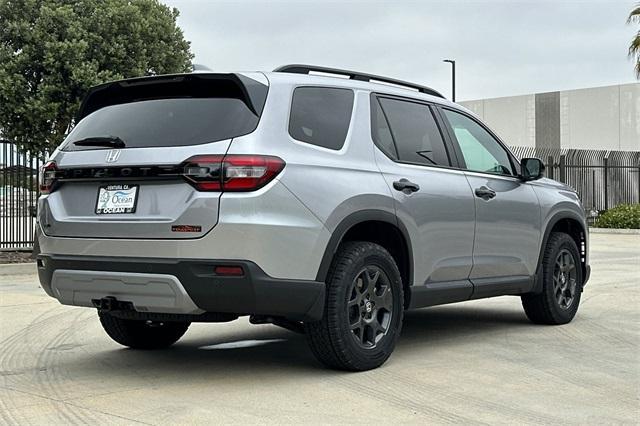 new 2025 Honda Pilot car, priced at $50,895