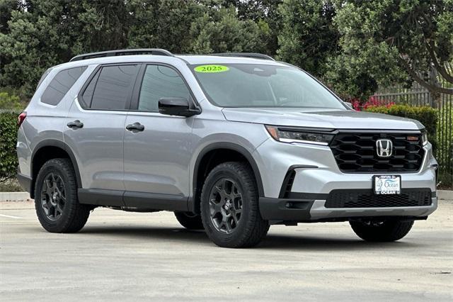 new 2025 Honda Pilot car, priced at $50,895