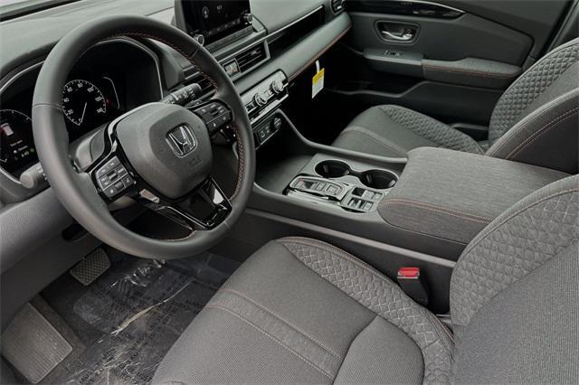 new 2025 Honda Pilot car, priced at $43,750