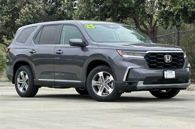 new 2025 Honda Pilot car, priced at $44,595