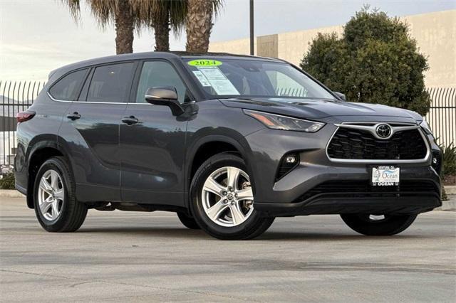 used 2024 Toyota Highlander car, priced at $36,995