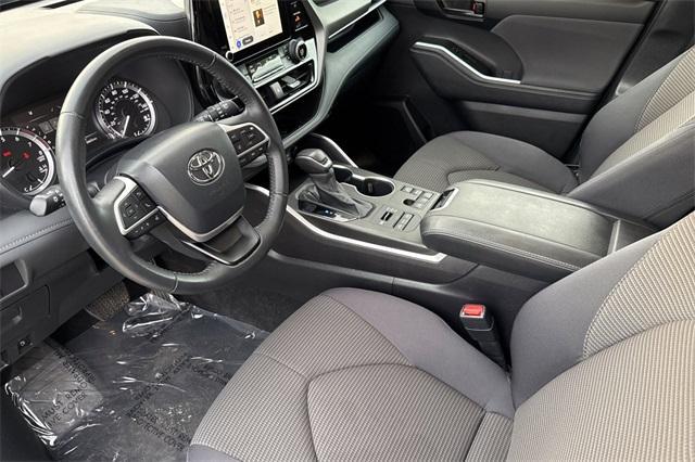 used 2024 Toyota Highlander car, priced at $35,486