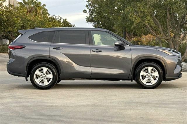 used 2024 Toyota Highlander car, priced at $36,995