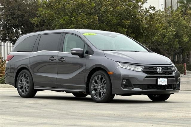 new 2025 Honda Odyssey car, priced at $48,005