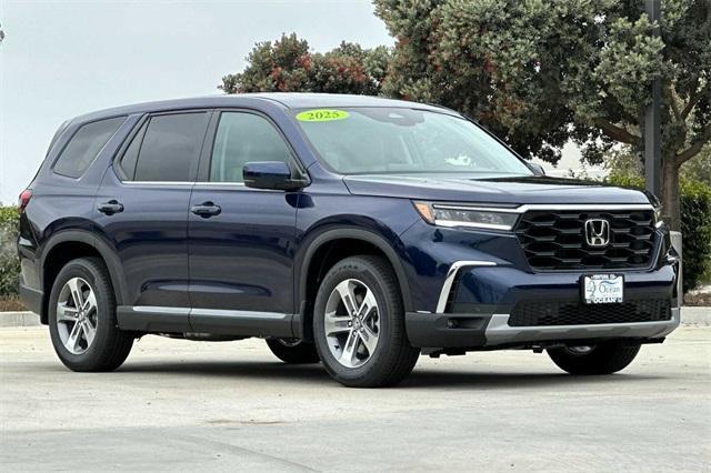 new 2025 Honda Pilot car, priced at $46,695