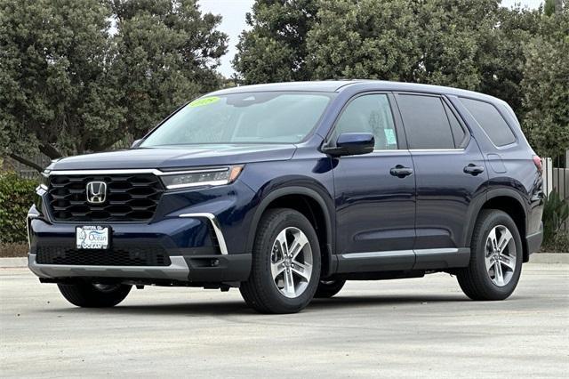 new 2025 Honda Pilot car, priced at $46,695