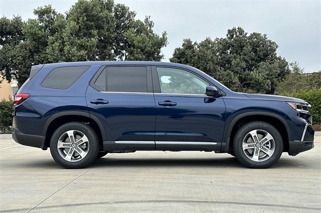 new 2025 Honda Pilot car, priced at $46,695