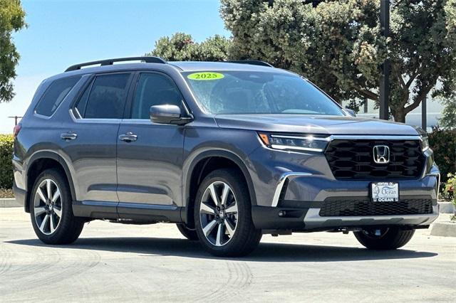 new 2025 Honda Pilot car, priced at $48,950