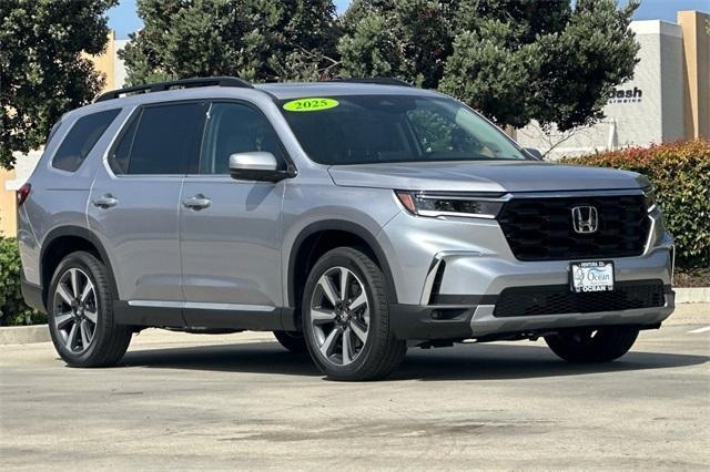 new 2025 Honda Pilot car, priced at $49,680