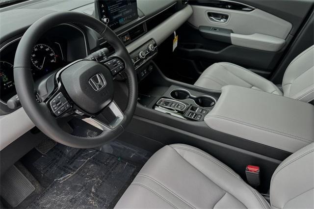 new 2025 Honda Pilot car, priced at $49,680
