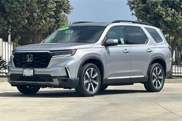 new 2025 Honda Pilot car, priced at $49,680