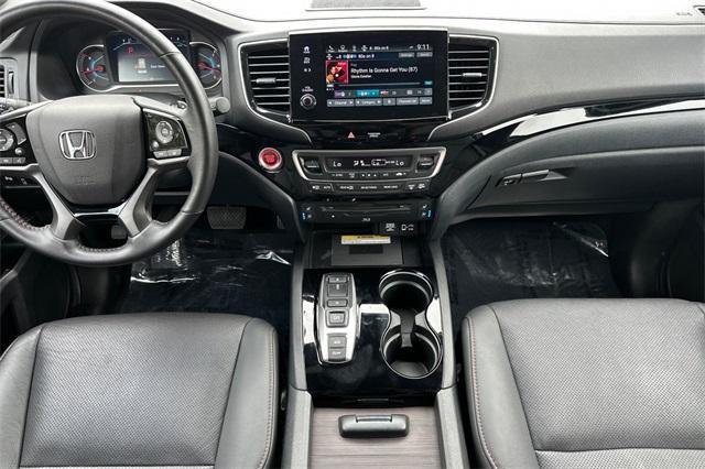 used 2022 Honda Pilot car, priced at $37,995