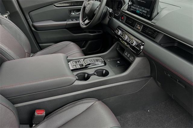 new 2025 Honda Pilot car, priced at $56,030