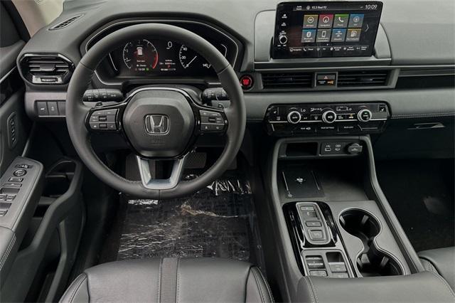new 2025 Honda Pilot car, priced at $49,450
