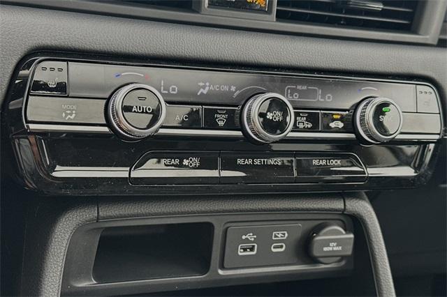 new 2025 Honda Pilot car, priced at $49,450