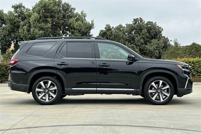 new 2025 Honda Pilot car, priced at $51,425