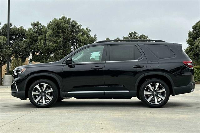 new 2025 Honda Pilot car, priced at $51,425