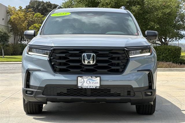 new 2025 Honda Pilot car, priced at $42,105
