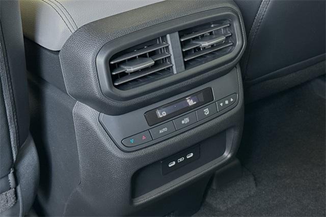 new 2025 Honda Pilot car, priced at $45,725