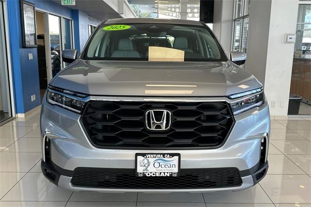 new 2025 Honda Pilot car, priced at $45,725